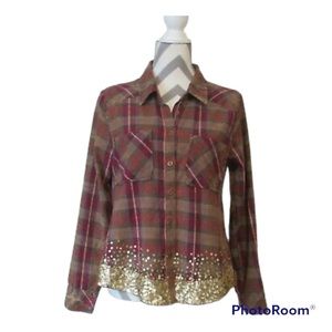 Gimmicks by BKE plaid button down top with sequins bottom size Large